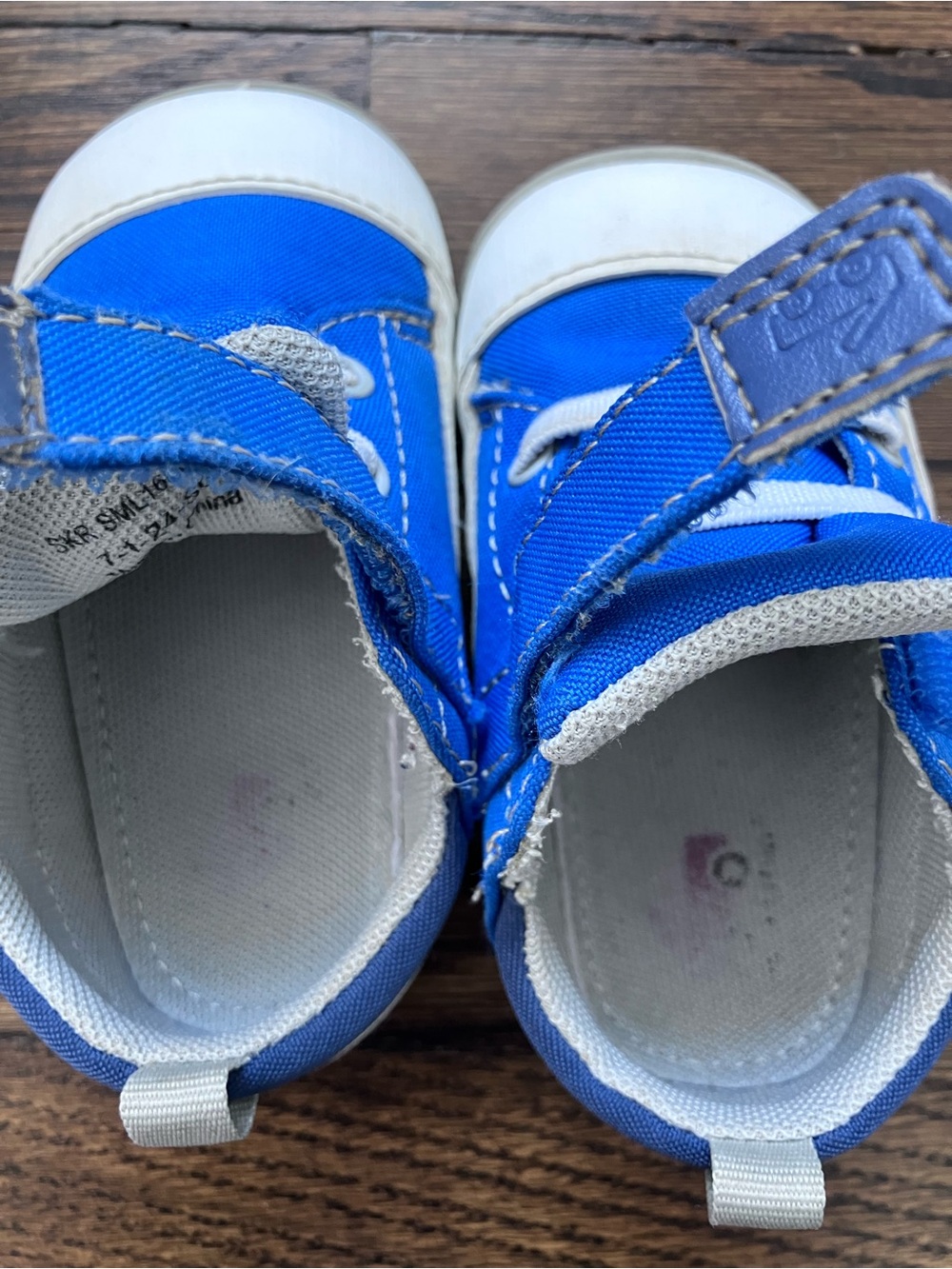 See Kai Run Stevie Mini Sneakers - Kelly Blue - Size 6 - Picture 7 of 10